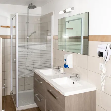 Atmosphere Ξενοδοχείο Λε Ντεζ Αλπ