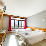 Отель Atmosphere 3*